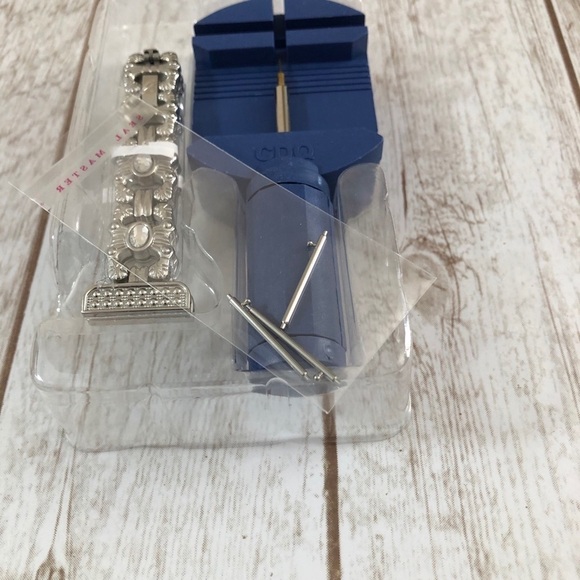 SILVERTONE Metal Rhinestone Smart Watch Band Replacement - Picture 10 of 10